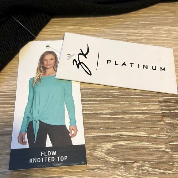 ZEROXPOSUR platinum sweater - Picture 2 of 5